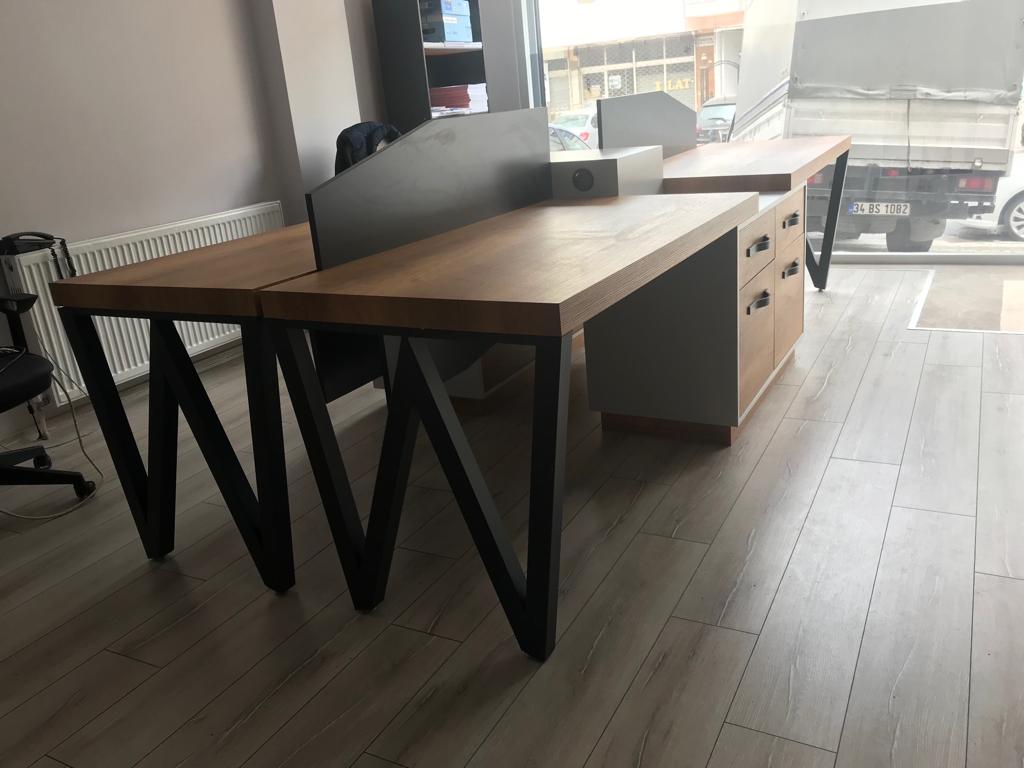 4-Person Workstation Space