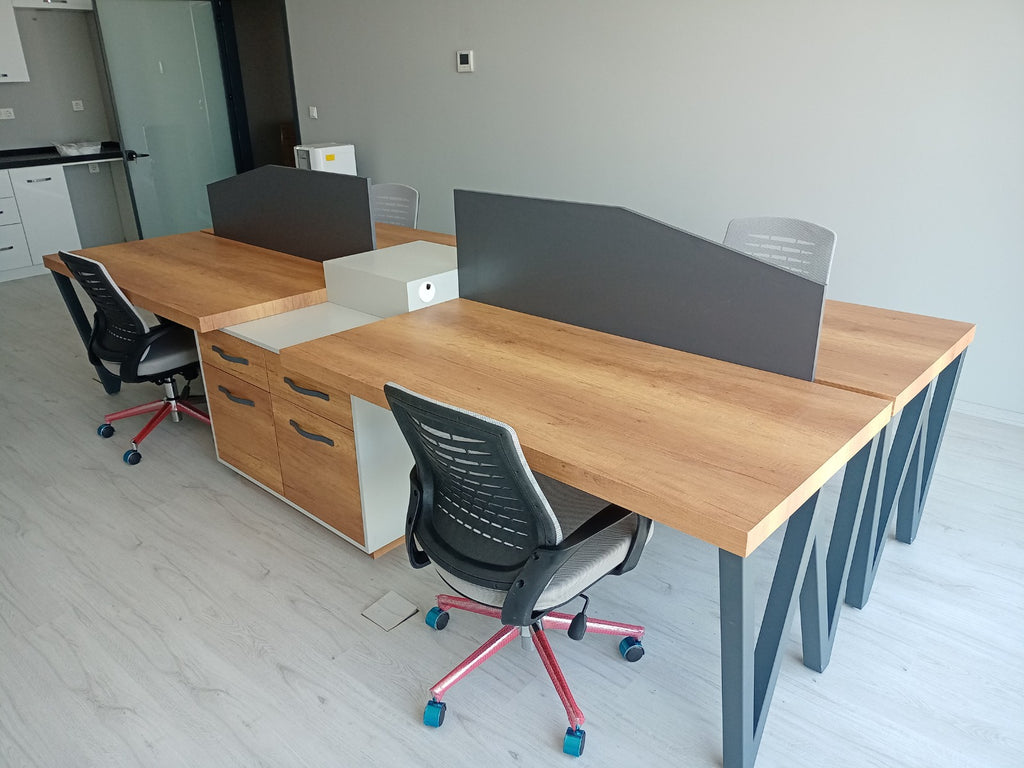 4-Person Workstation Space