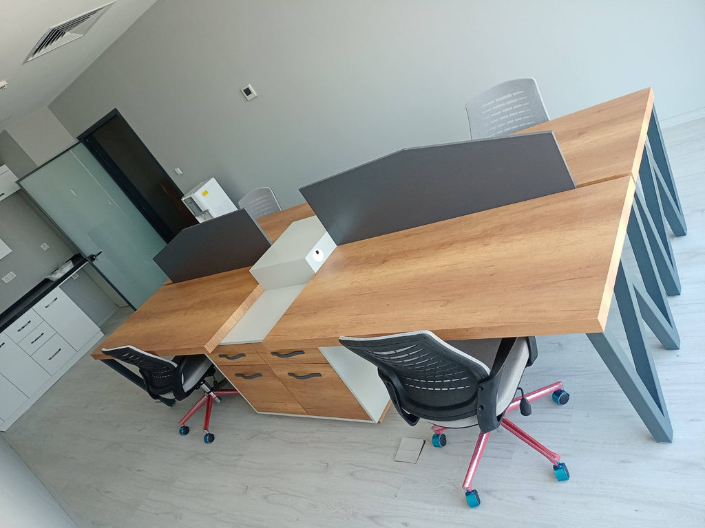 4-Person Workstation Space