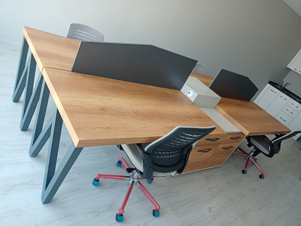 4-Person Workstation Space