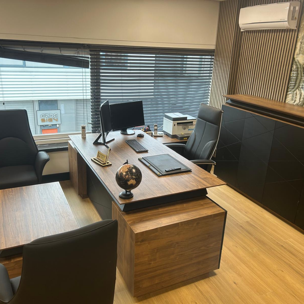 Master-Building Company Office Team