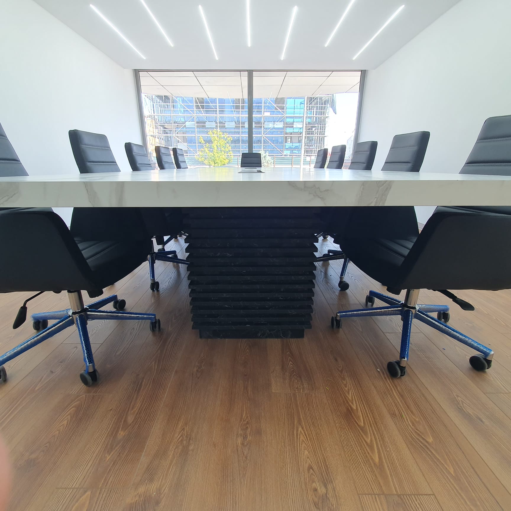 GökMetal Meeting Table