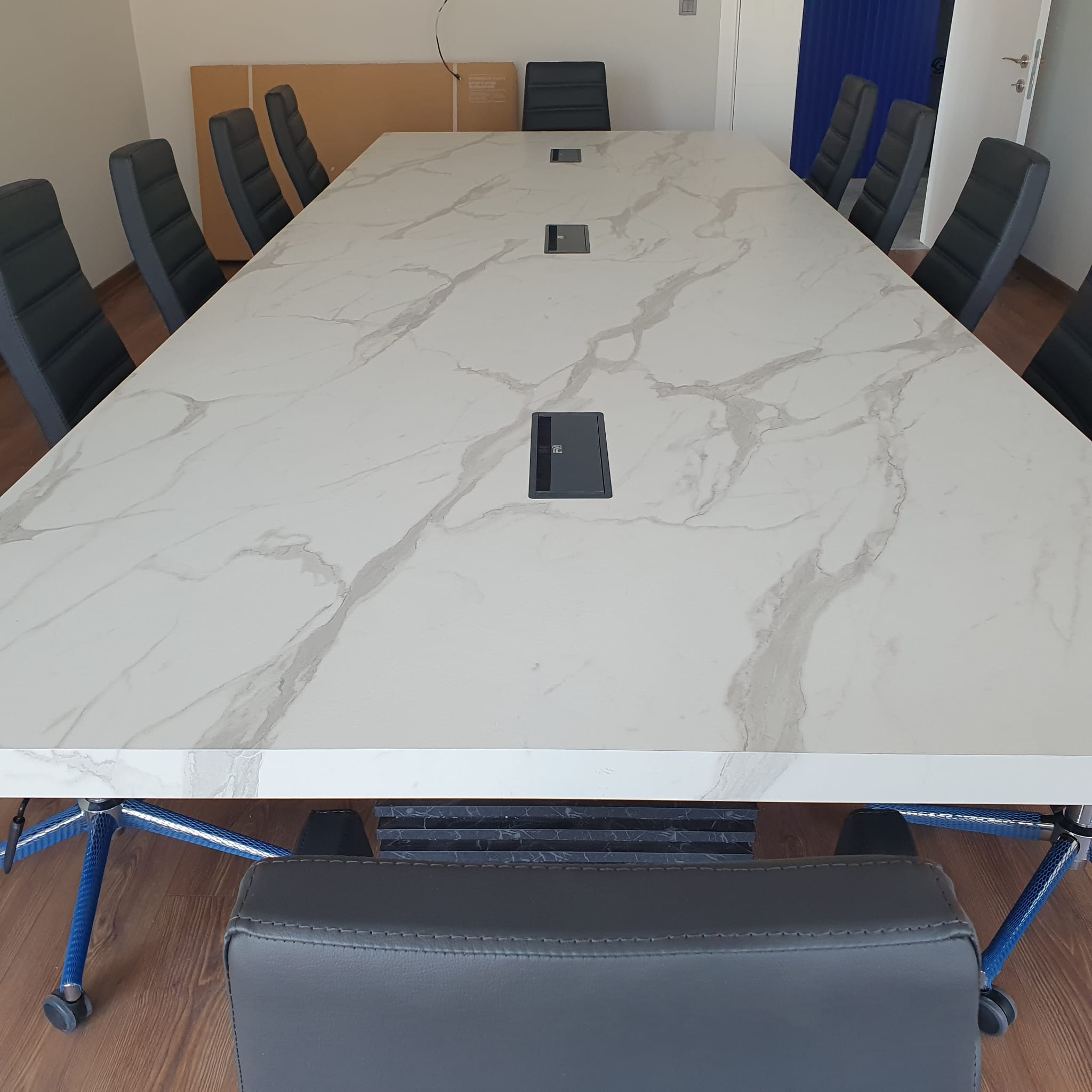 GökMetal Meeting Table