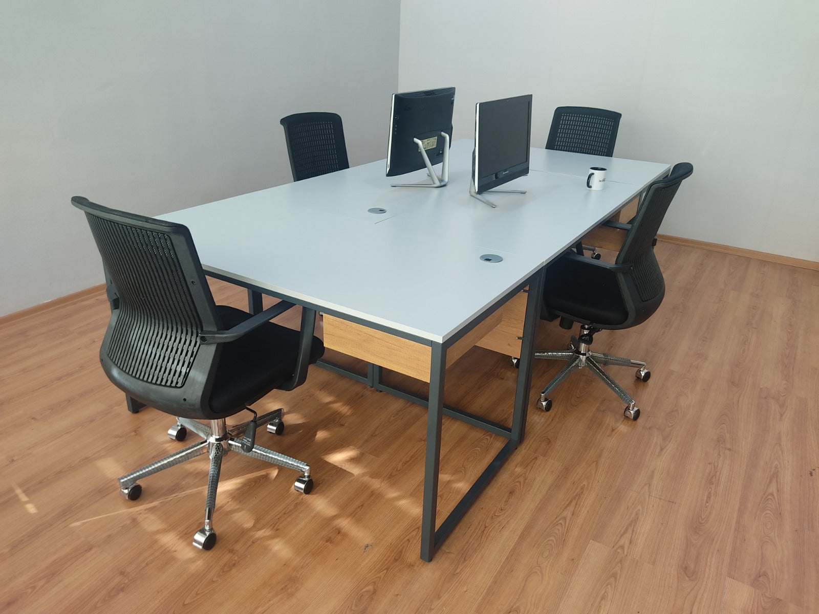 Zelinda 4-Person Desk