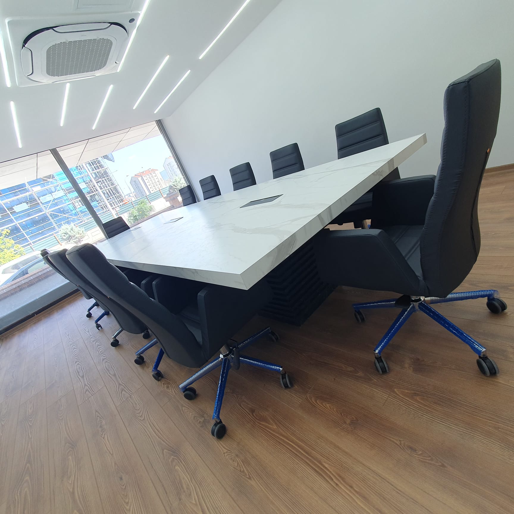 GökMetal Meeting Table