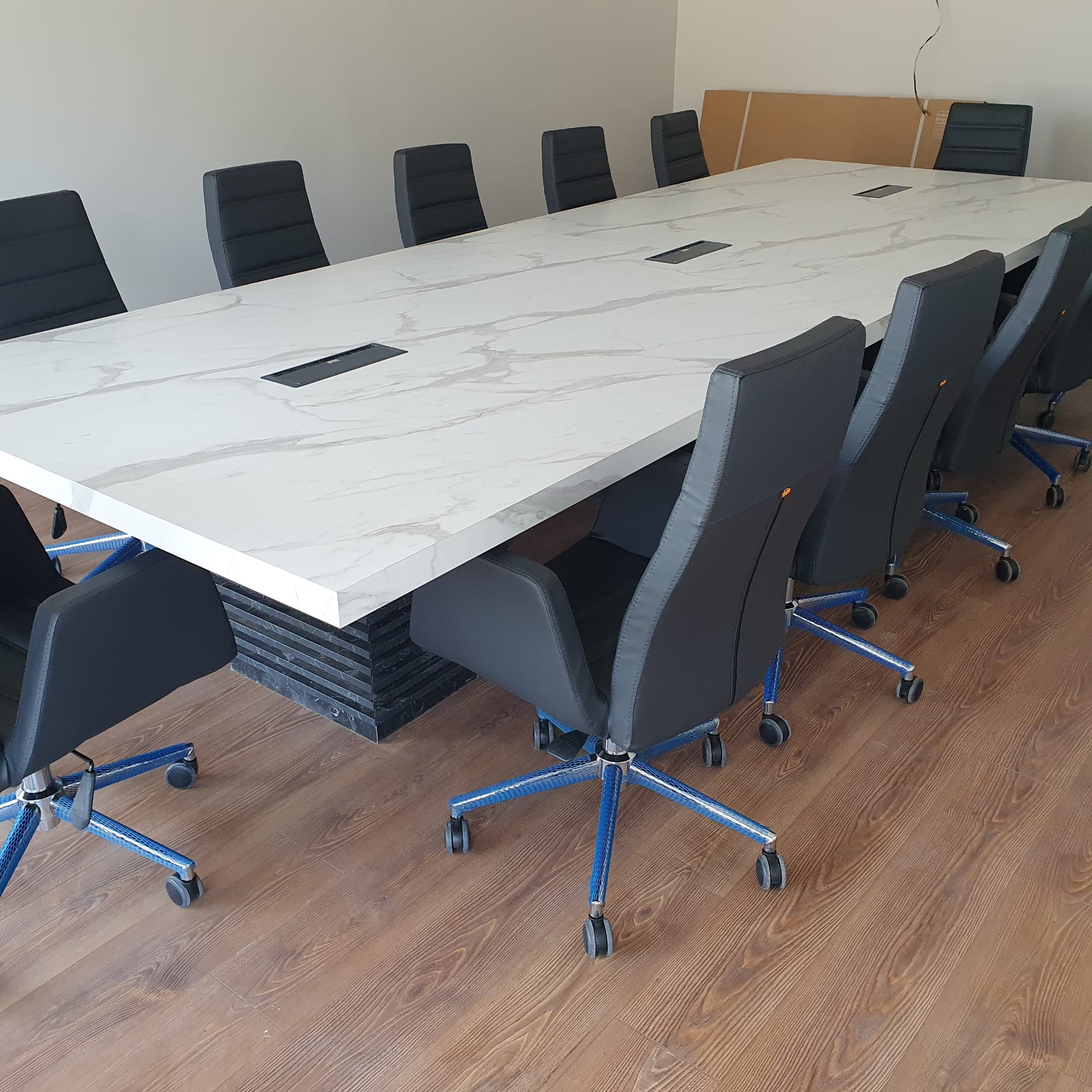 GökMetal Meeting Table