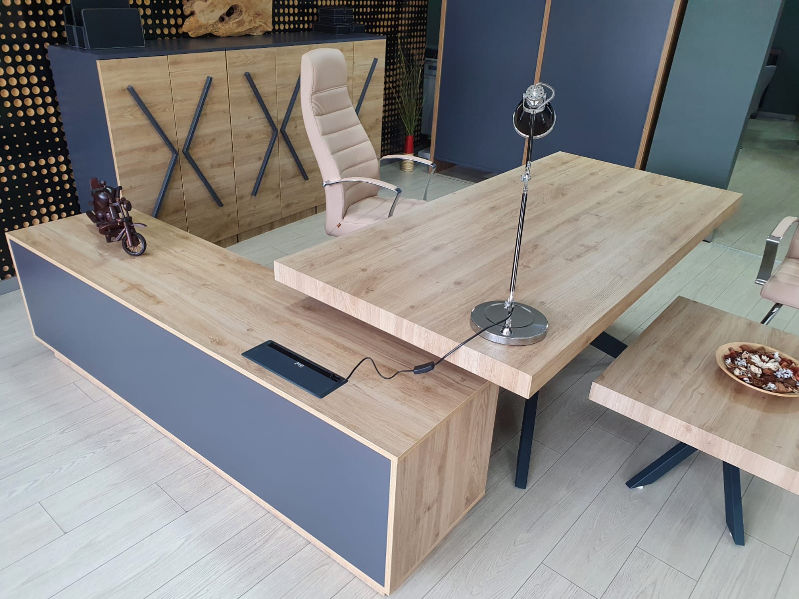 LeXus Executive Office Set - With Return