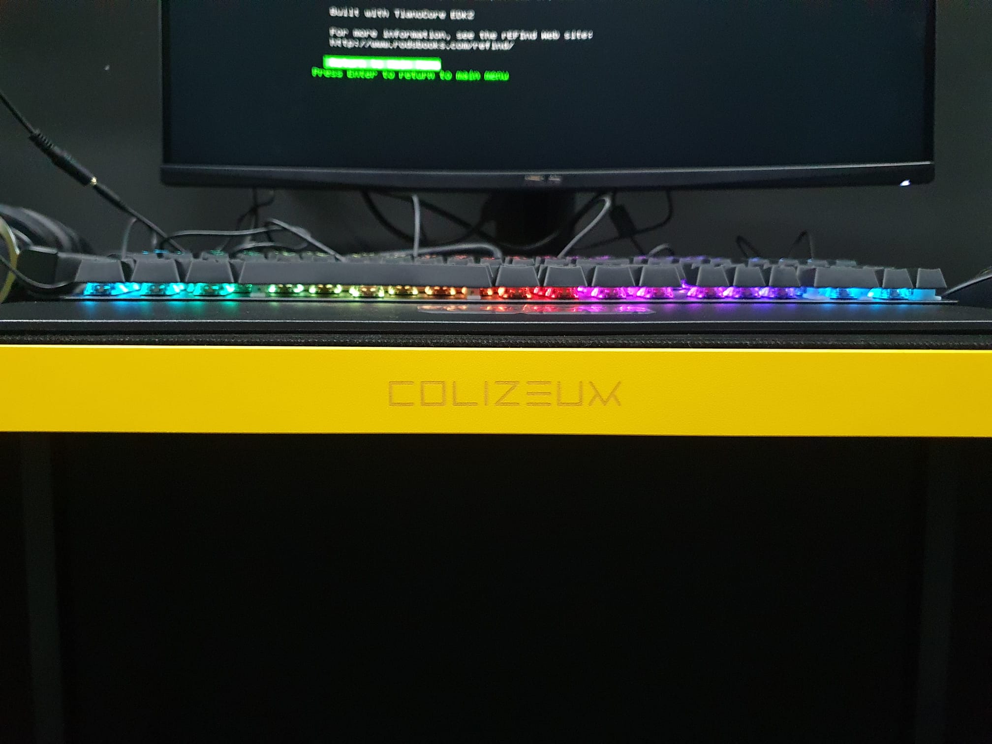 Colizeum Gaming Desks and Gaming Furniture