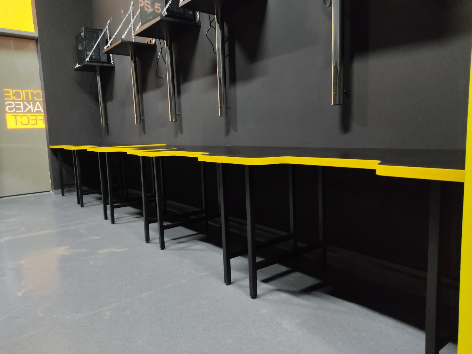 Colizeum Gaming Desks and Gaming Furniture