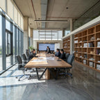 İstanbul Ofis Mobilya modern ahşap toplantı masası ve ergonomik deri yönetici koltukları ile şık ofis toplantı odası