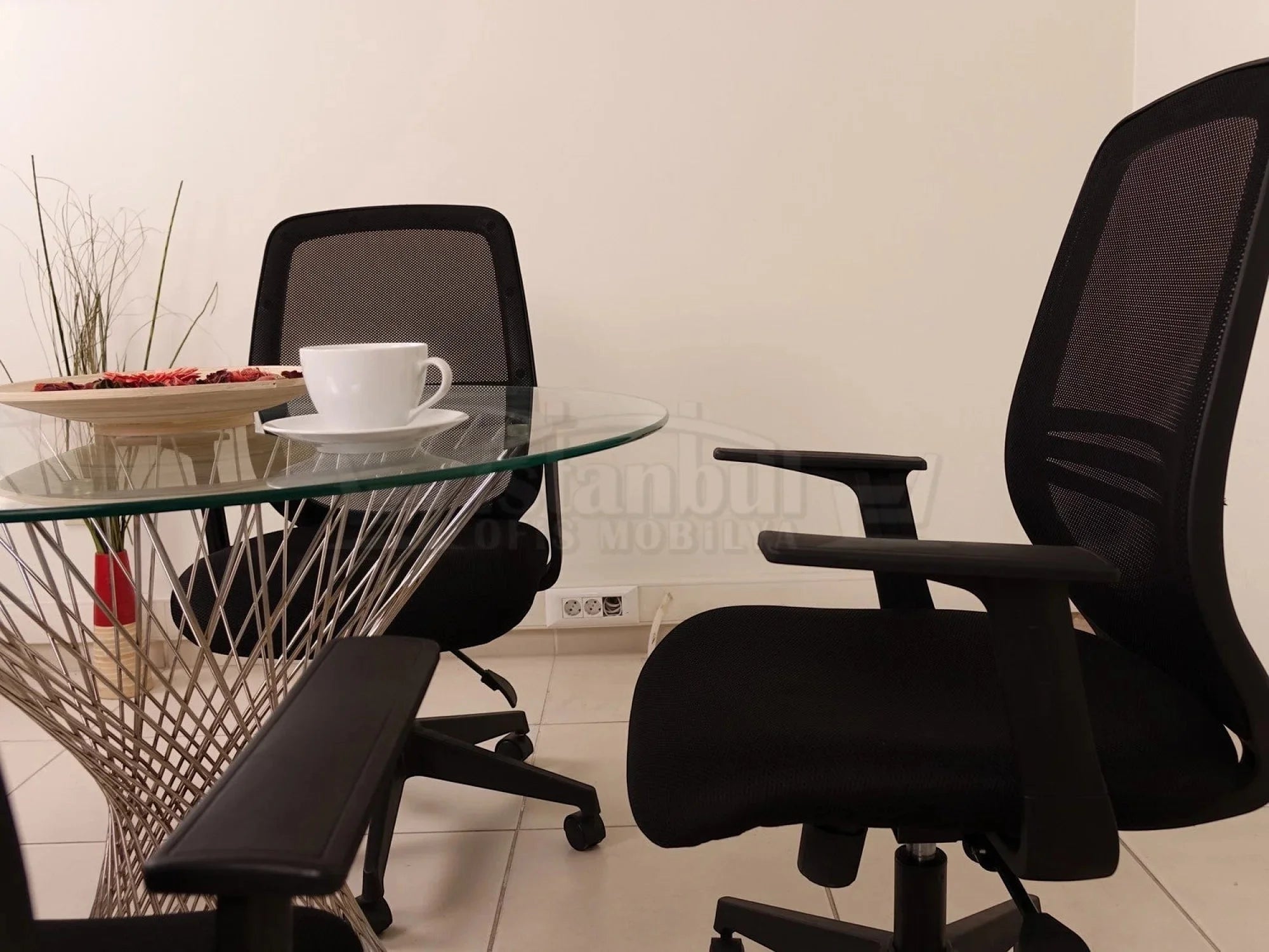 Cam Toplantı Masası Perla İstanbul Ofis Mobilya