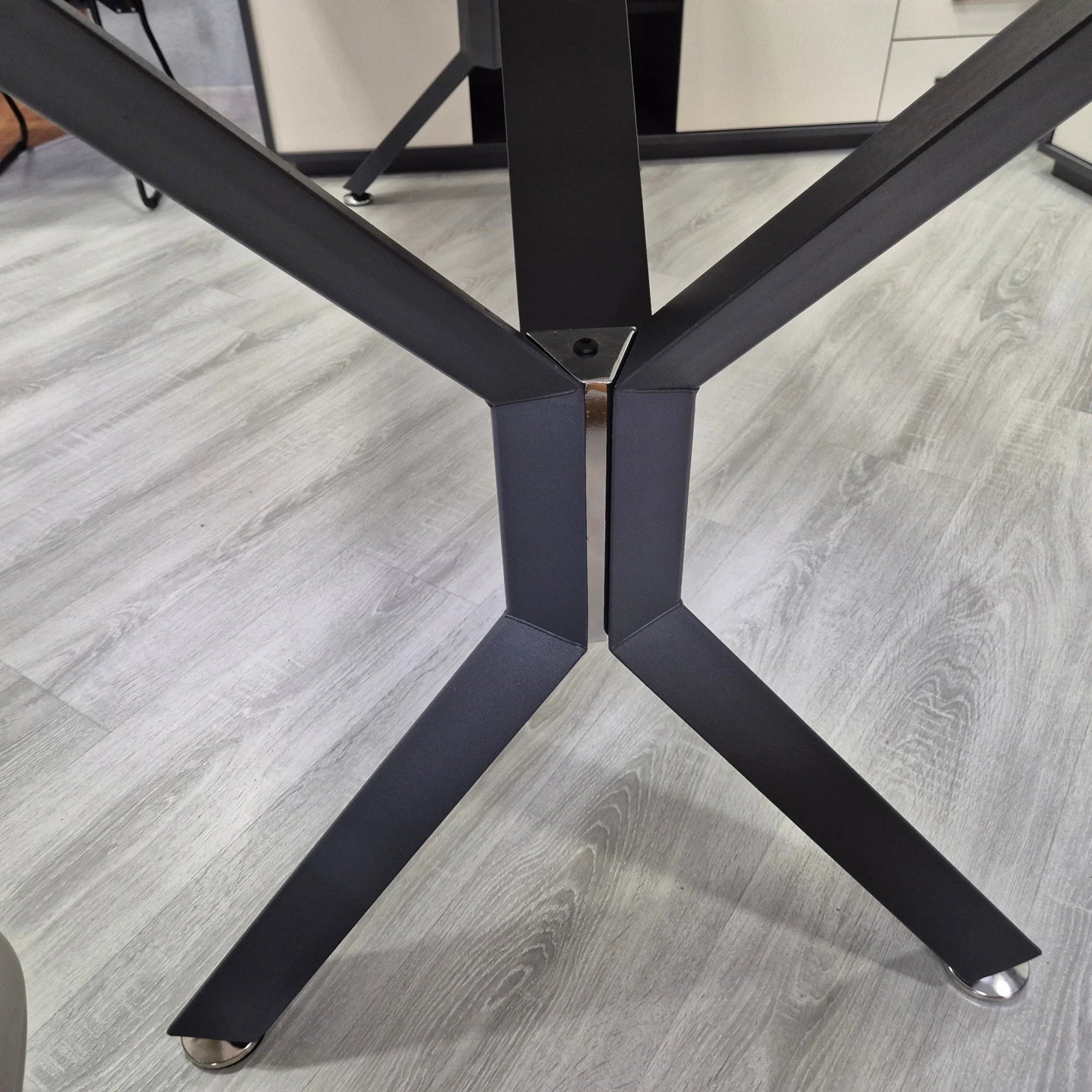 Modern Tasarımlı Ofis Toplantı Masası