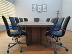 İstanbul Ofis Mobilya modern ahşap ve gri detaylı 355x150cm oval toplantı masası ve siyah ofis sandalyeleri