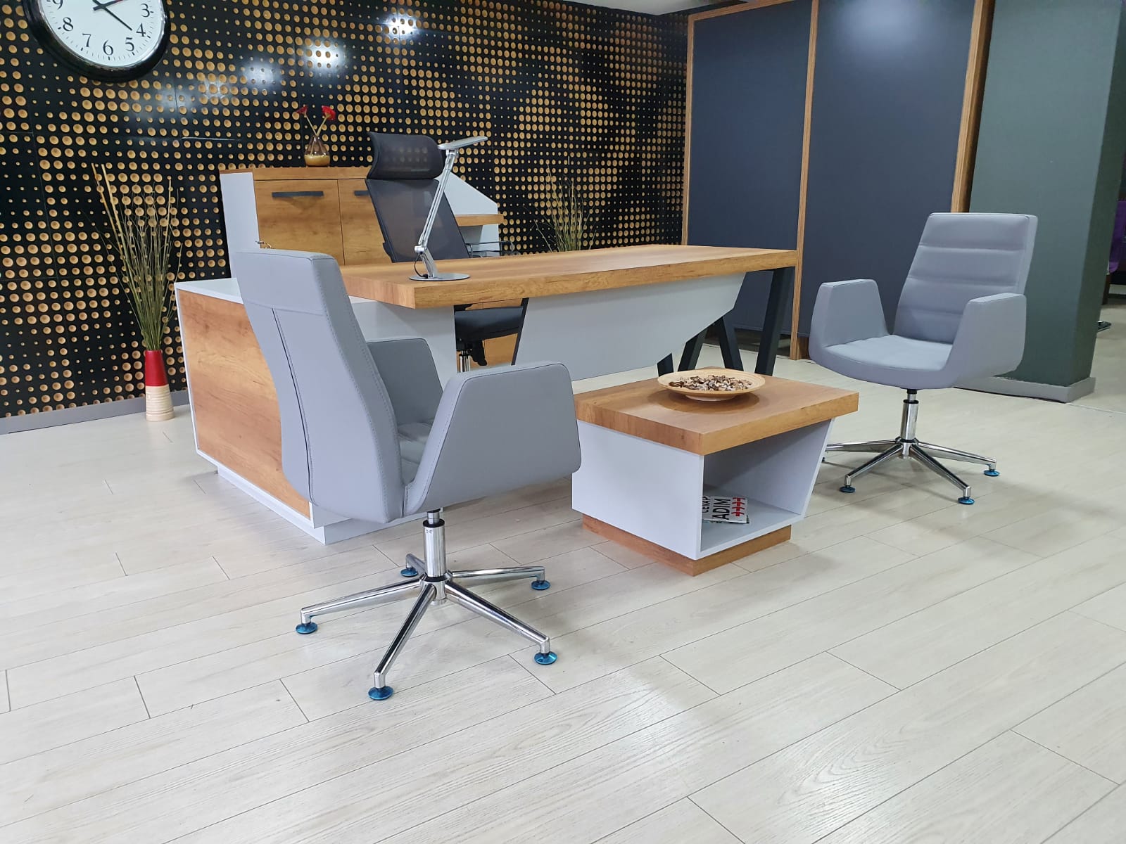 Office Desk Set Space