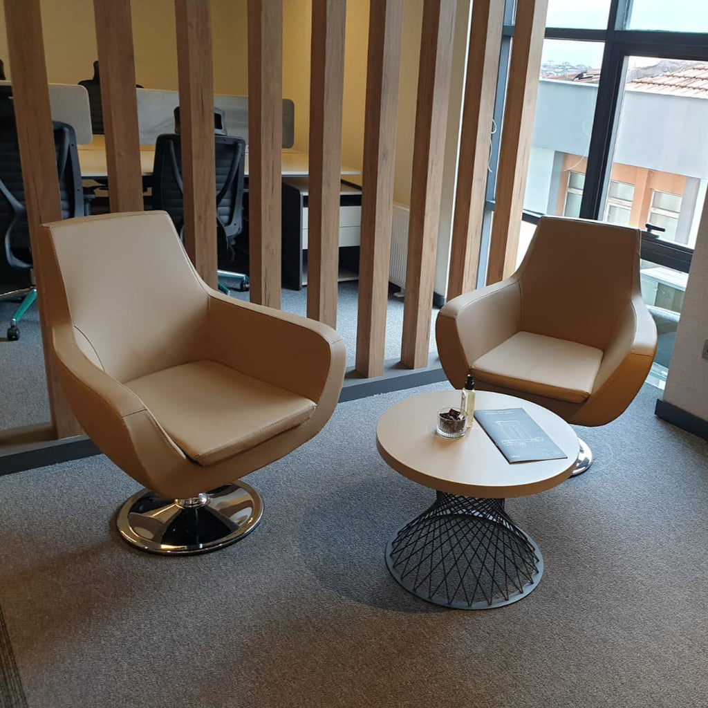 Kayra Waiting Armchair Bergere - Flans Legs