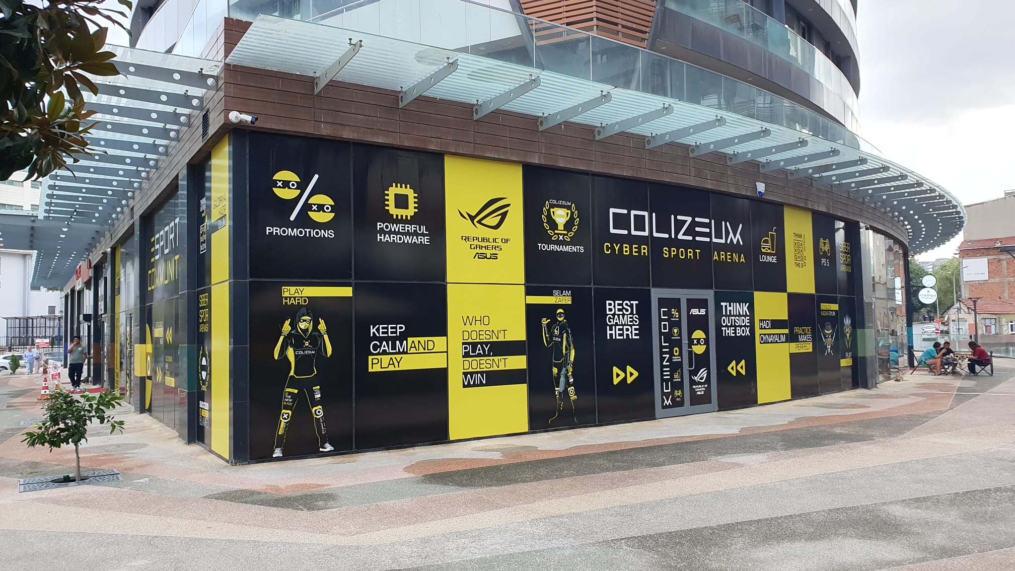 Colizeum Gaming Desks and Gaming Furniture