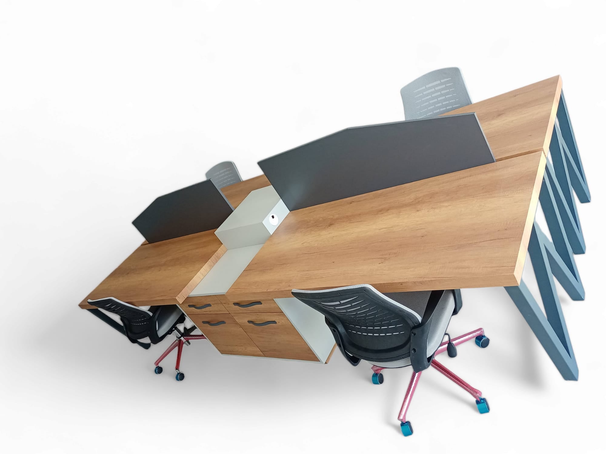 4-Person Workstation Space