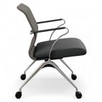 Chaise de réunion Ergo7 avec corps en métal