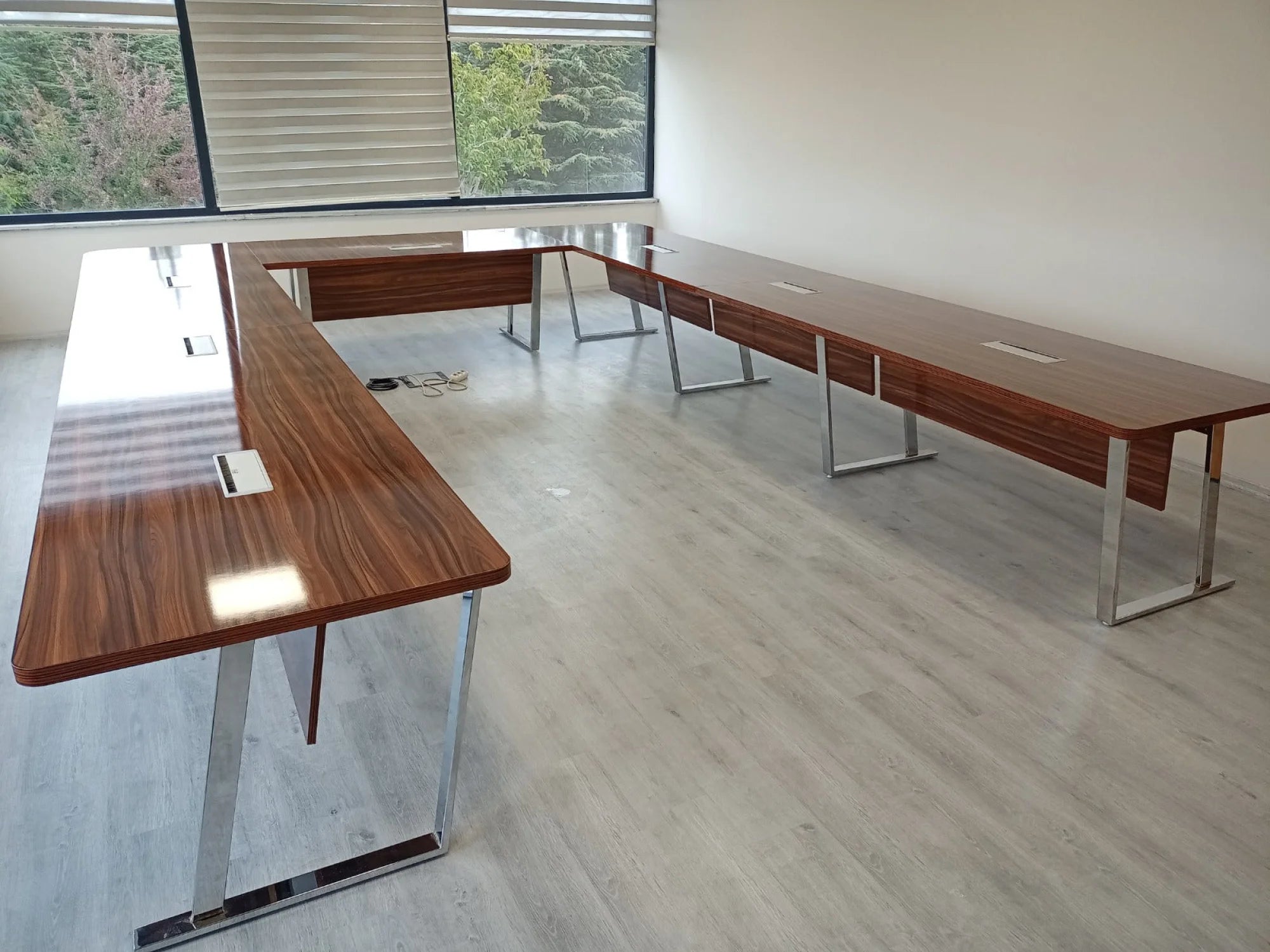 U Toplantı Masası , Ayarlanabilir Ön ISTANBUL
